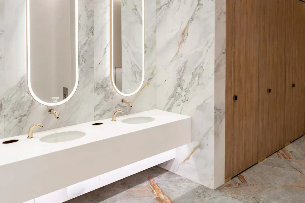 banys de marbre i granit